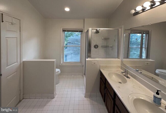 Building Photo - 6042 Loganwood Dr