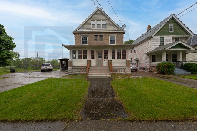 Building Photo - 4242 Mapledale Ave