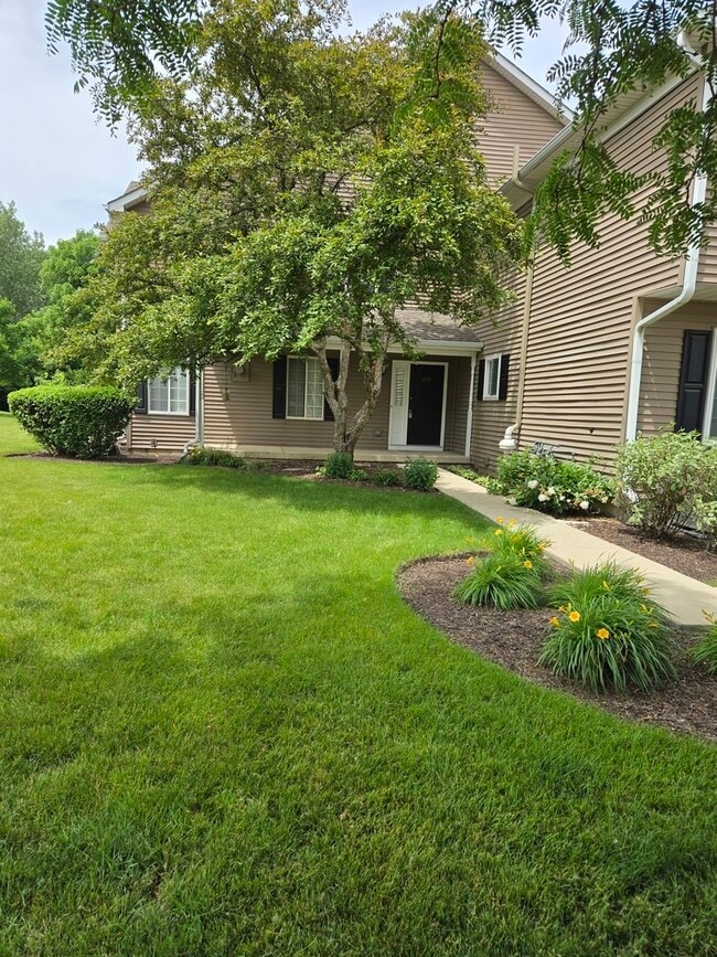 Building Photo - 443 Village Creek Dr