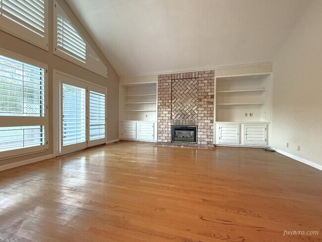 Building Photo - 165 Tiptoe Ln