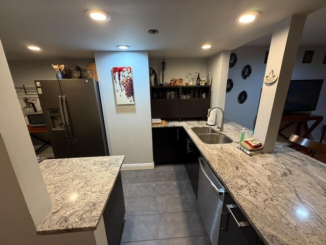 Building Photo - 44 W Broadway