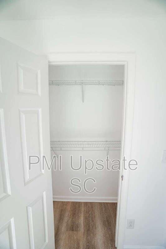 Building Photo - 432 Longspur Ct