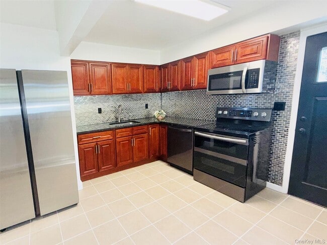 Building Photo - 1553 Potter Blvd