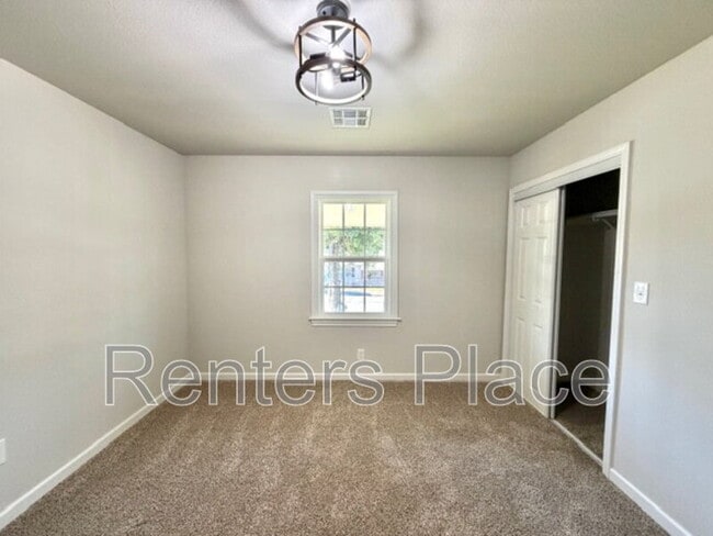 Building Photo - 543 N Ridgeway St