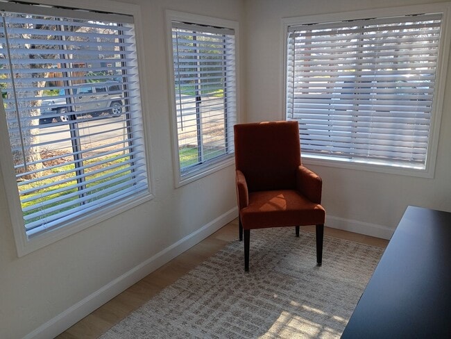 Building Photo - Fully Furnished Gem. Truly Turn-Key Living!