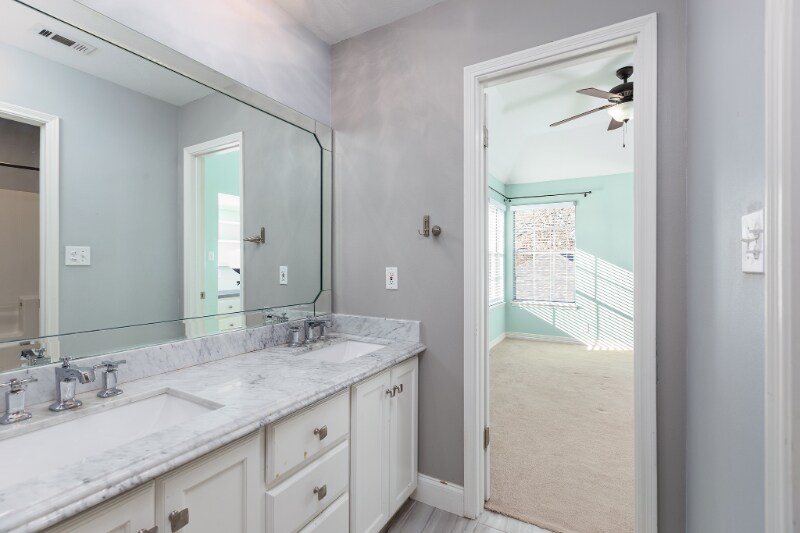 Building Photo - 501 Crown Colony Dr