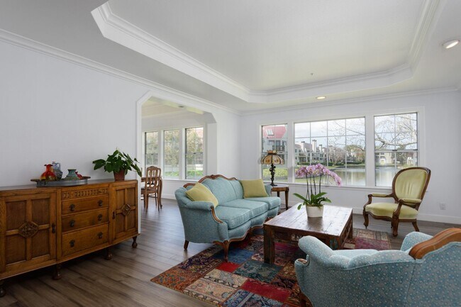 Building Photo - Waterfront Property with Stunning Views, L...