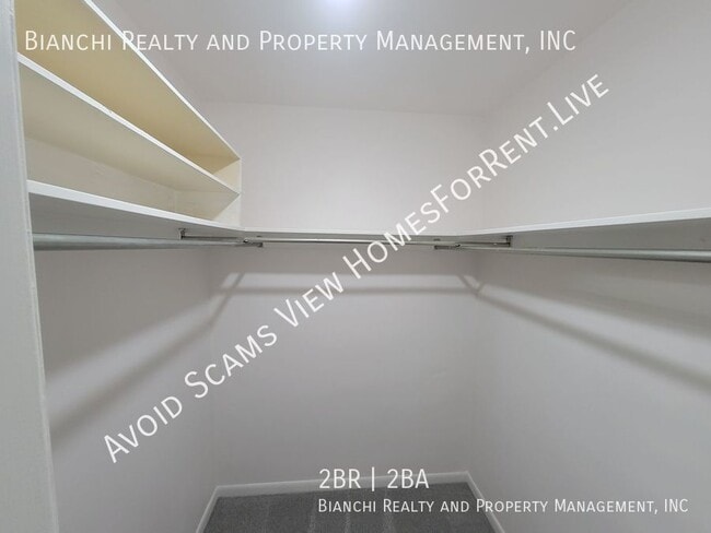 Building Photo - 1657 S Lake Ave