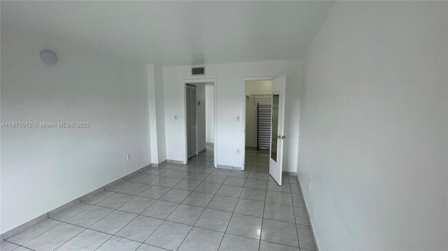 Building Photo - 9455 W Flagler St