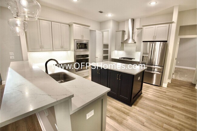 Building Photo - 4bed Home within Walking Distance to Sound