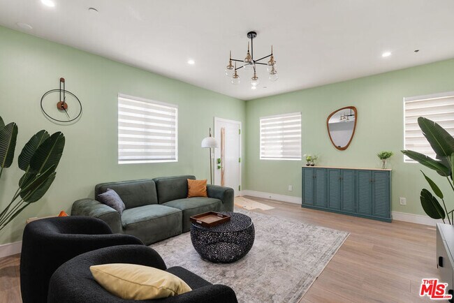 Building Photo - 1341 Mariposa Ave