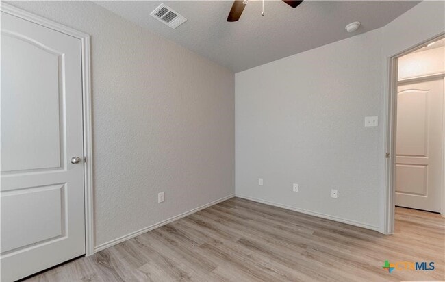Building Photo - 601 Lost Trl