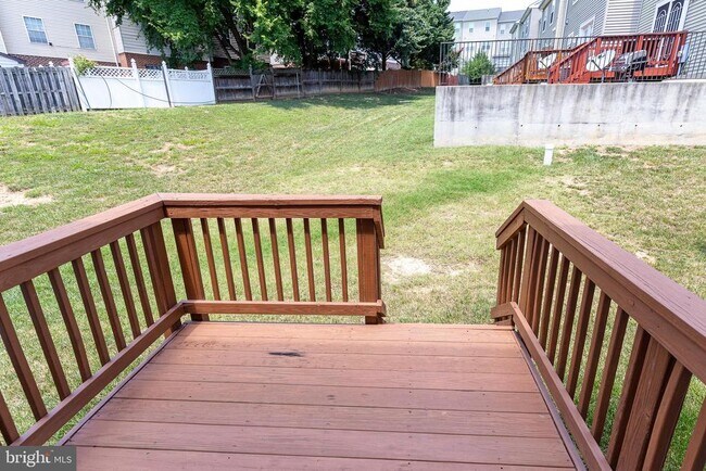 Building Photo - 427 Woodcrest Dr SE