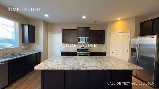 Building Photo - 14844 N 171st Dr