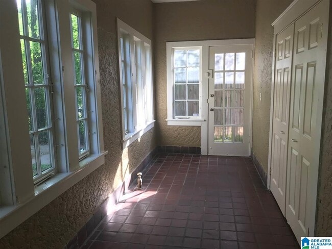 Building Photo - 4328 5th Ave S