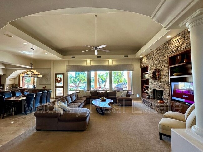 Building Photo - 5711 W Linda Ln