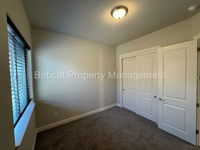 Building Photo - 925 Cranfield Ct