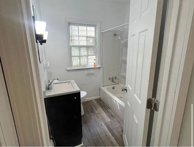 Building Photo - 210 N Lincoln Ave