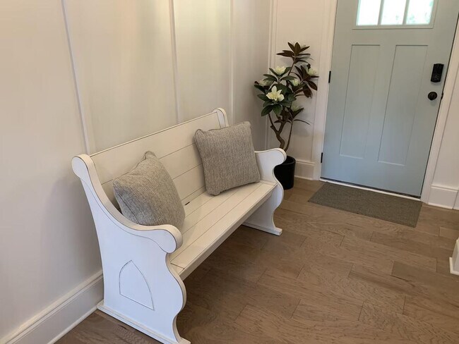 Building Photo - 4230 Old Cherokee St