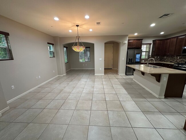 Building Photo - Beautiful 3 Bedroom, 2.5 Bath Mountain House Home