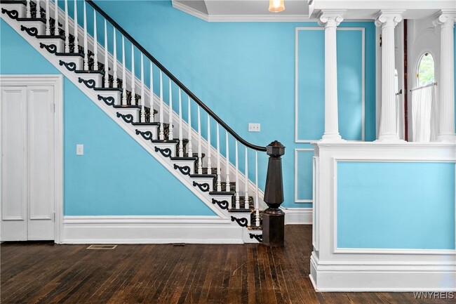 Building Photo - 108 Park St