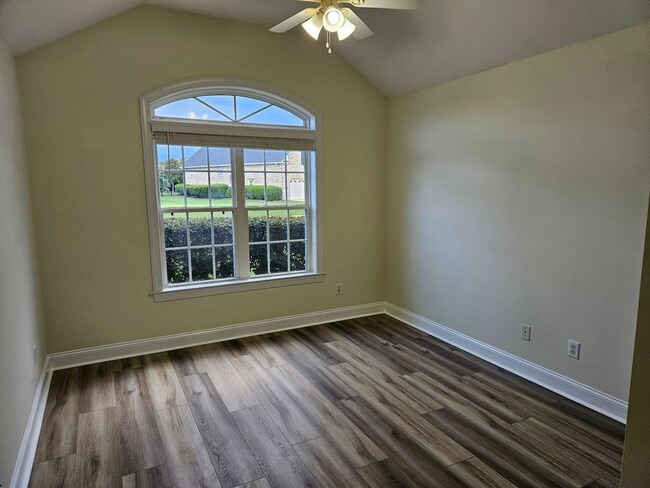 Building Photo - Beautiful 3 Bedroom 2 bath Home in Hampste...
