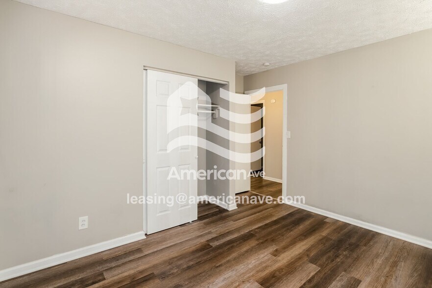 Building Photo - 6652 Decatur St