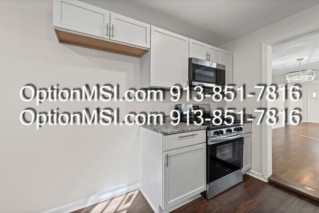 Building Photo - 1/2 Month Free!! Newly Remodeled 3-Bedroom...