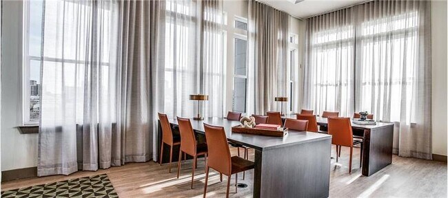 Building Photo - 2928 Oak Lawn Ave