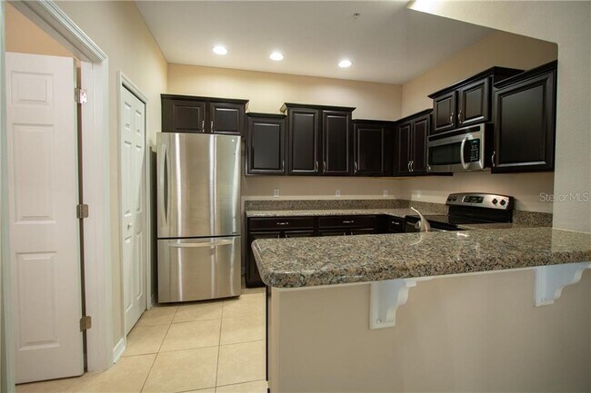 Building Photo - 14450 Desert Haven St
