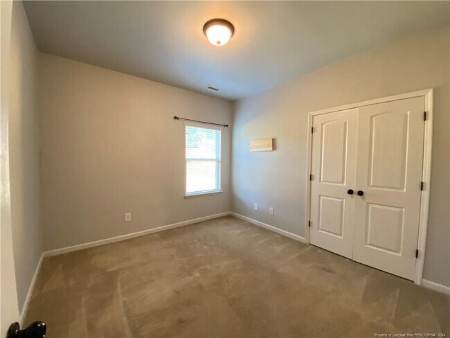 Building Photo - 199 Skycroft Dr