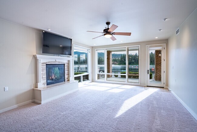 Building Photo - 355 W Waterside Dr