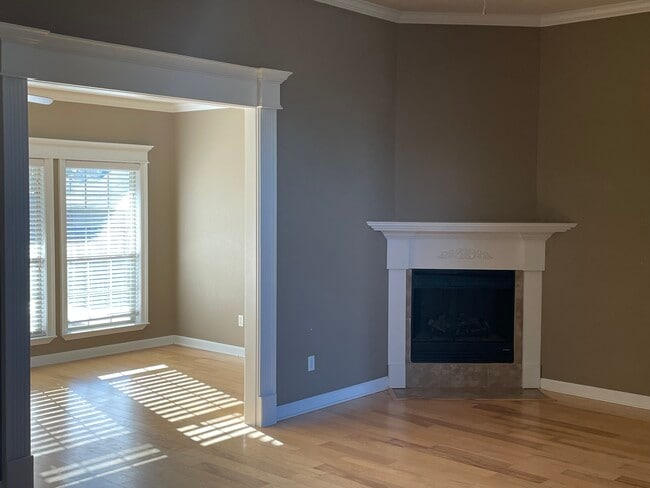Building Photo - 2603 Redcliff Dr