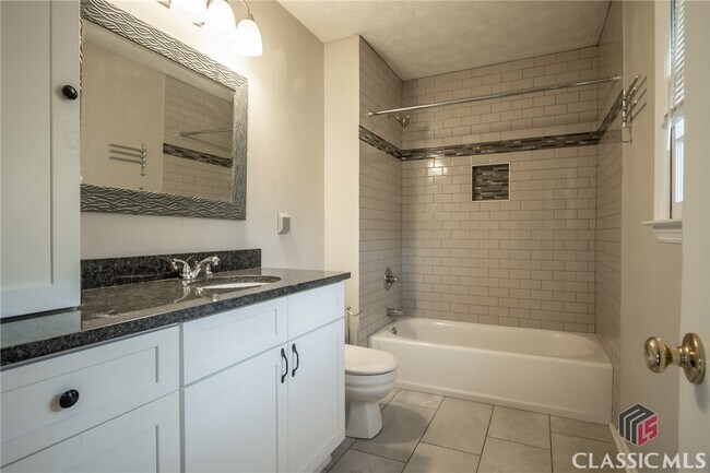 Building Photo - 275 Brookstone Dr