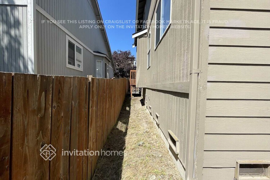 Building Photo - 31595 115th Ave SE
