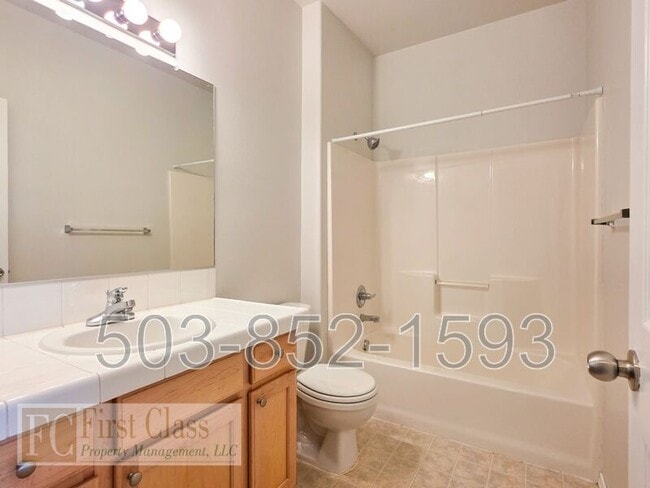 Building Photo - 21844 SW VINTNER Ln