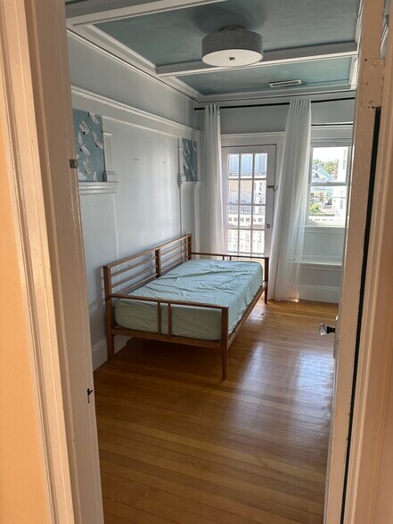 Office/Guest Room - 95 -97 Conwell Avenue