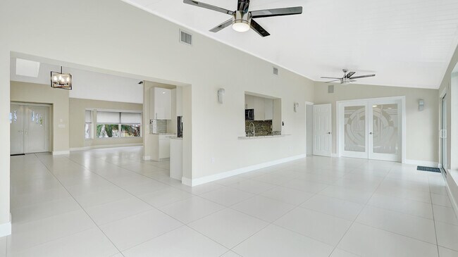 Building Photo - 1412 NE 53rd Ct