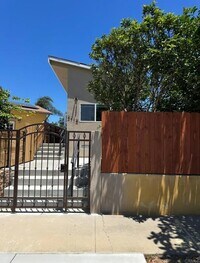 Building Photo - 2712 Elrose Dr