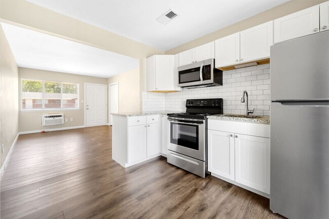 Building Photo - 1014 Montie Rd