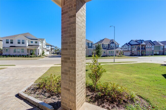 Building Photo - 1419 Shaded Rock Dr