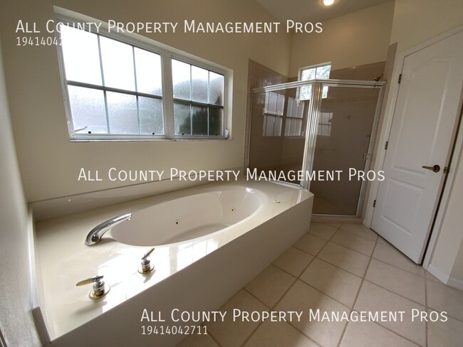 Building Photo - 5112 Far Oak Cir