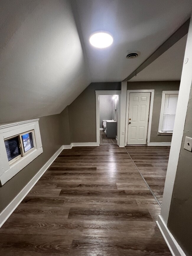 Building Photo - Fully Renovated 5-Bedroom, 2-Bath Single-Family — Driveway + Water, Sewer & Trash Covered