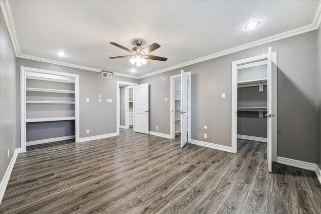 Building Photo - 11550 Chimney Rock Rd