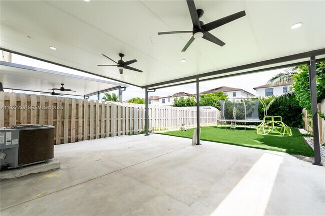 Building Photo - 25185 SW 108th Ave