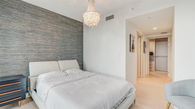 Building Photo - 1000 Brickell Plaza