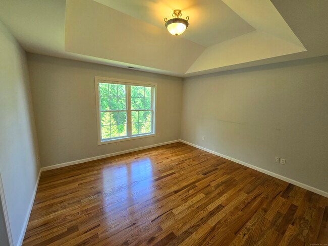 Building Photo - 19 Oak Branch Dr