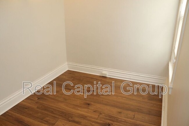 Building Photo - 171 Lancaster St