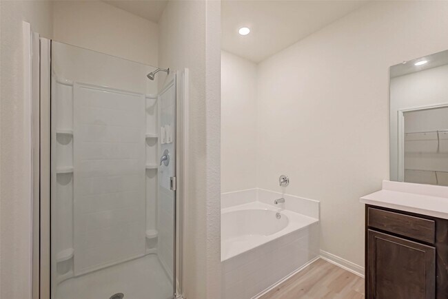 Building Photo - 305 Wayne County Dr