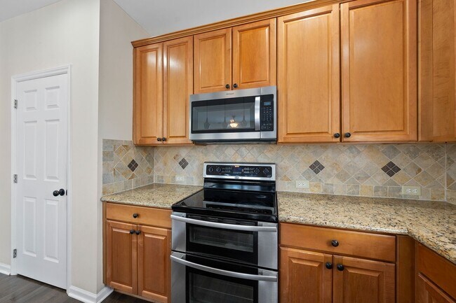 Building Photo - July Move-in, Cary Park!